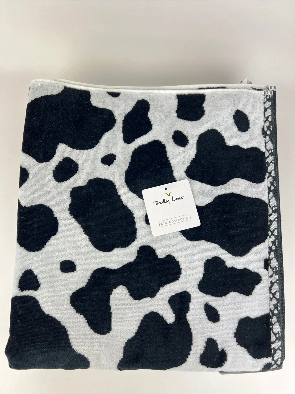 Truly Lou Black & White Cow Print Bath Towels Soft Velour Cotton 2 Pc NEW